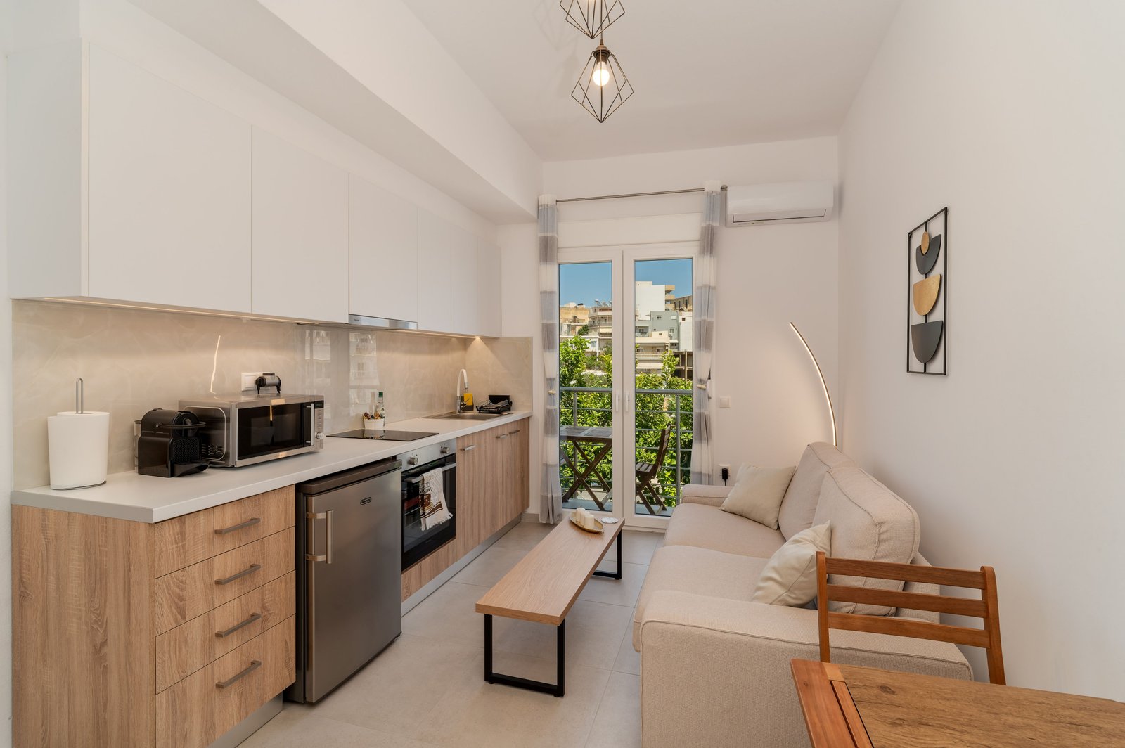 Apartment mit Balkon & Stadtblick - View 1
